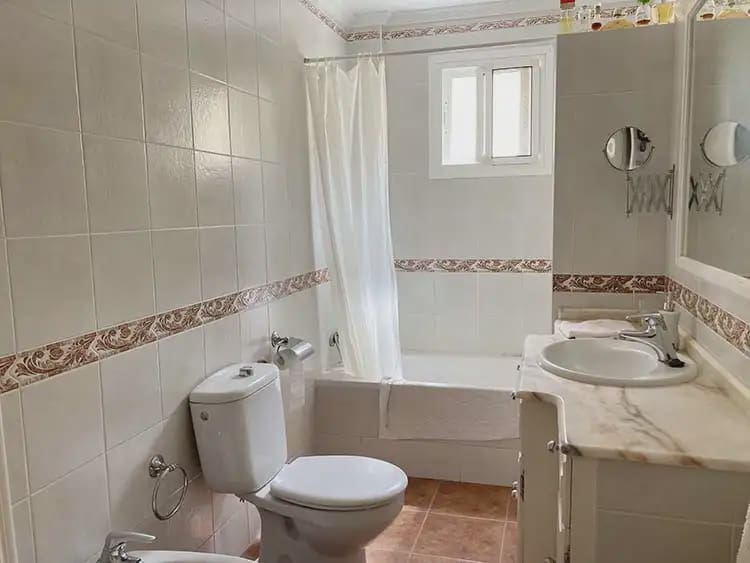 Piso de 4 habitaciones en Tarifa en venta - 352.000 € (Ref: 9977735)