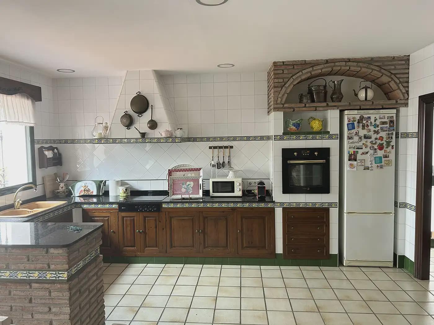 Chalet de 5 habitaciones en Algeciras en venta con piscina garaje - 380.000 € (Ref: 9977747)