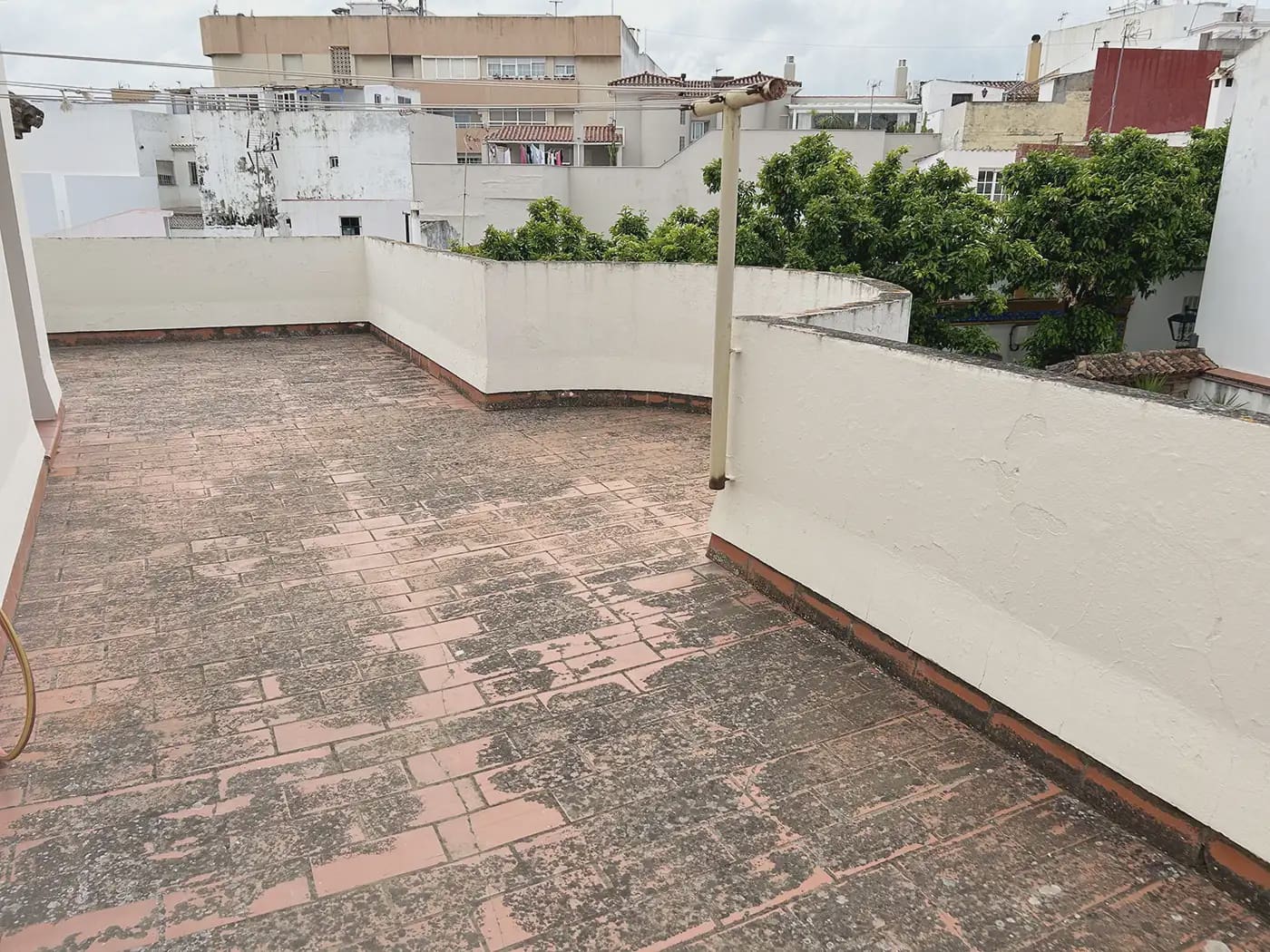Chalet de 5 habitaciones en Algeciras en venta con piscina garaje - 380.000 € (Ref: 9977747)