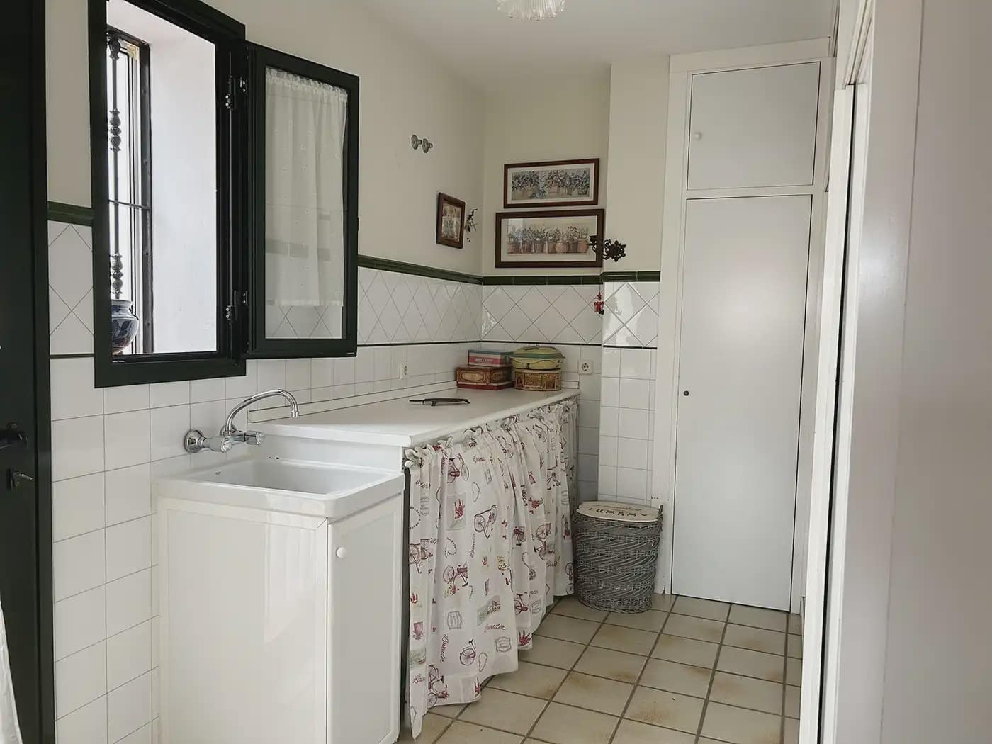 Chalet de 5 habitaciones en Algeciras en venta con piscina garaje - 380.000 € (Ref: 9977747)