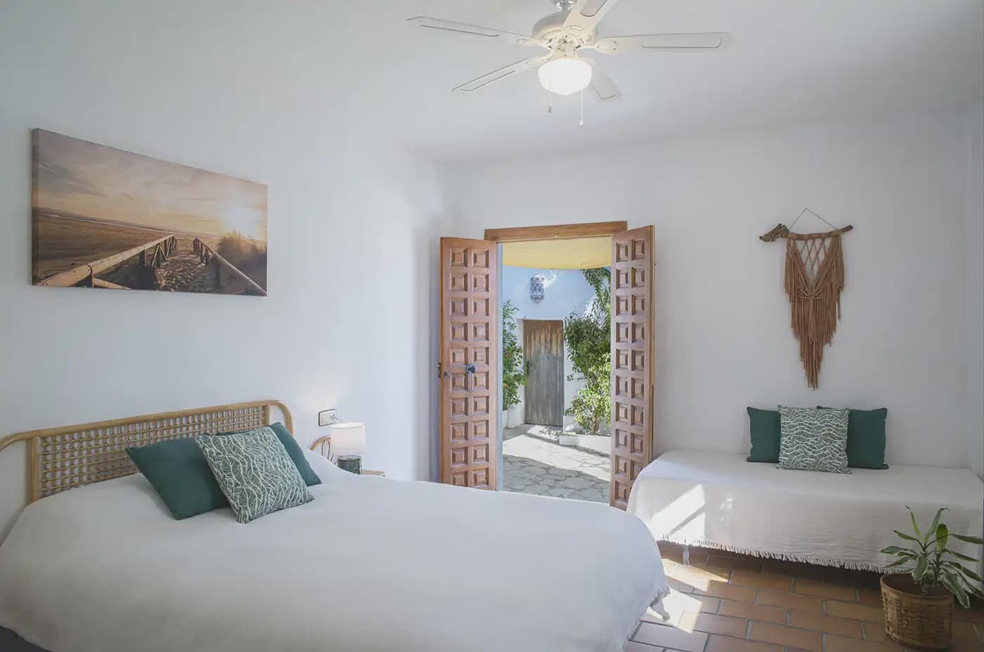 7 chambre Hôtel à vendre à Tarifa avec garage - 880 000 € (Ref: 9977748)