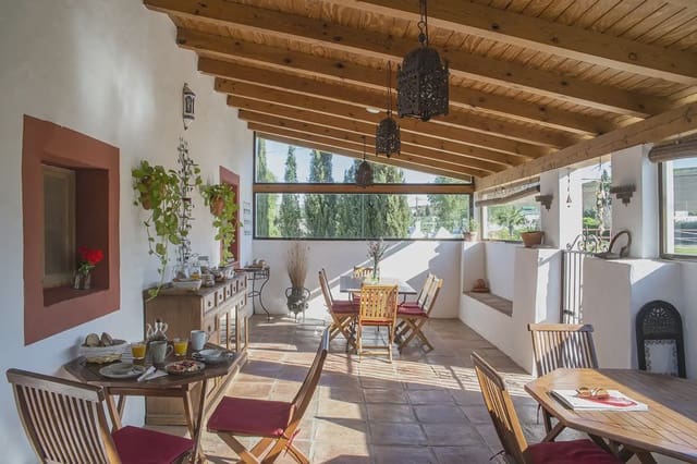 7 bedroom Hotel for sale in Tarifa with garage - € 880,000 (Ref: 9977748)