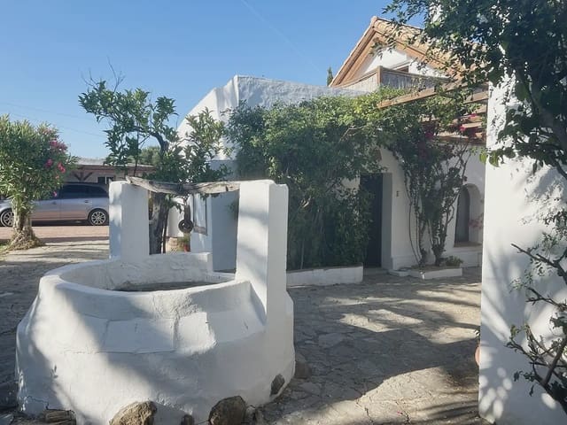 7 bedroom Hotel for sale in Tarifa with garage - € 880,000 (Ref: 9977748)