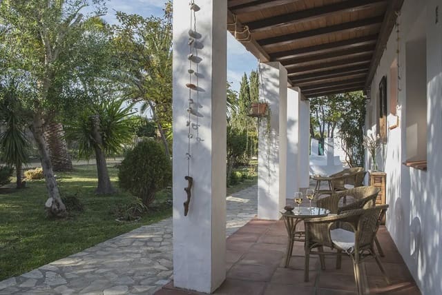 7 bedroom Hotel for sale in Tarifa with garage - € 880,000 (Ref: 9977748)