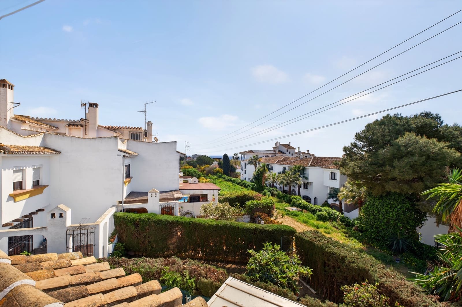 3 soveværelse Rækkehus til salg i Mijas Costa med swimmingpool garage - € 459.000 (Ref: 9758227)