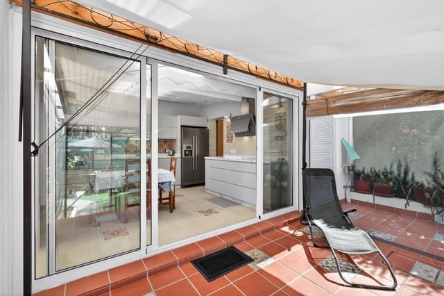 3 soveværelse Rækkehus til salg i Calahonda, Mijas med swimmingpool garage - € 459.000 (Ref: 9758227)