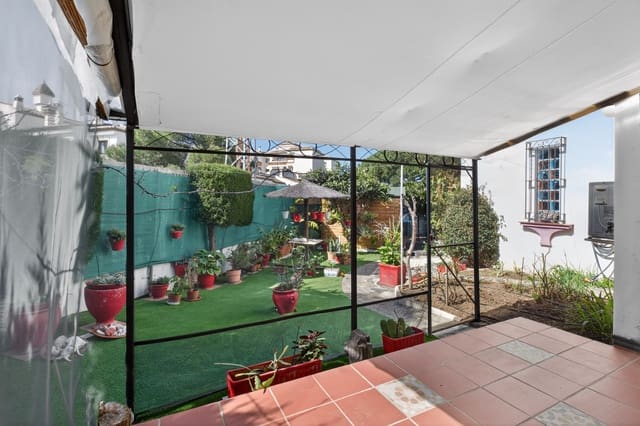 3 soveværelse Rækkehus til salg i Calahonda, Mijas med swimmingpool garage - € 459.000 (Ref: 9758227)