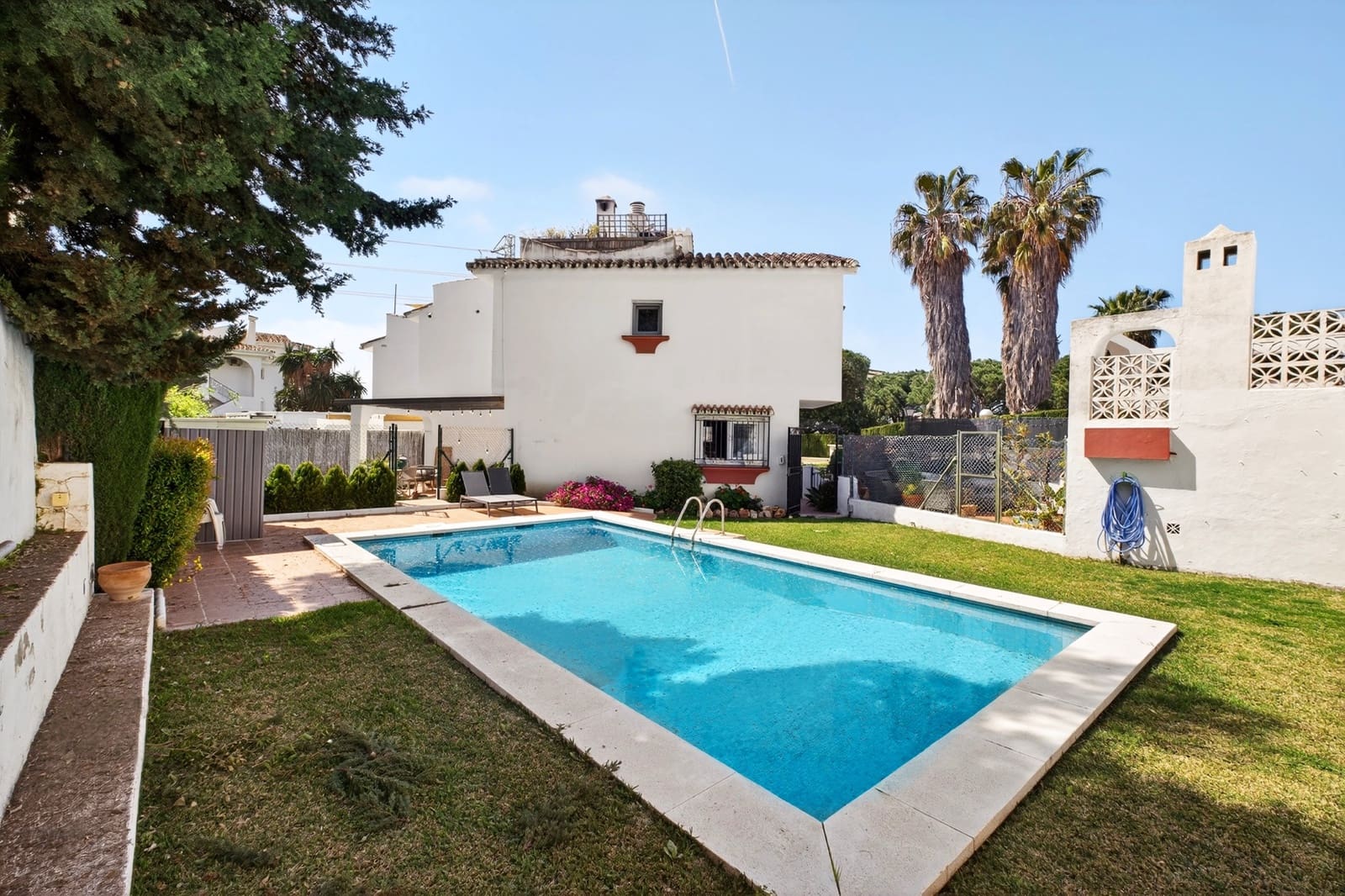 3 soveværelse Rækkehus til salg i Mijas Costa med swimmingpool garage - € 459.000 (Ref: 9758227)