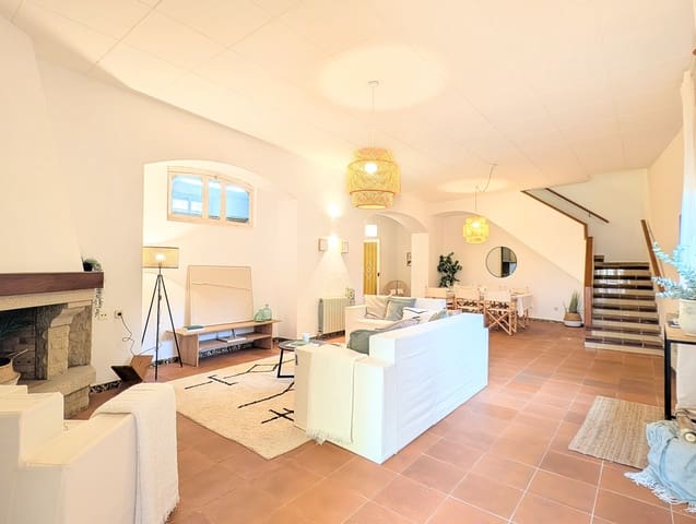 6 soveværelse Finca/Landehus til salg i Argentona med garage - € 640.000 (Ref: 9797409)