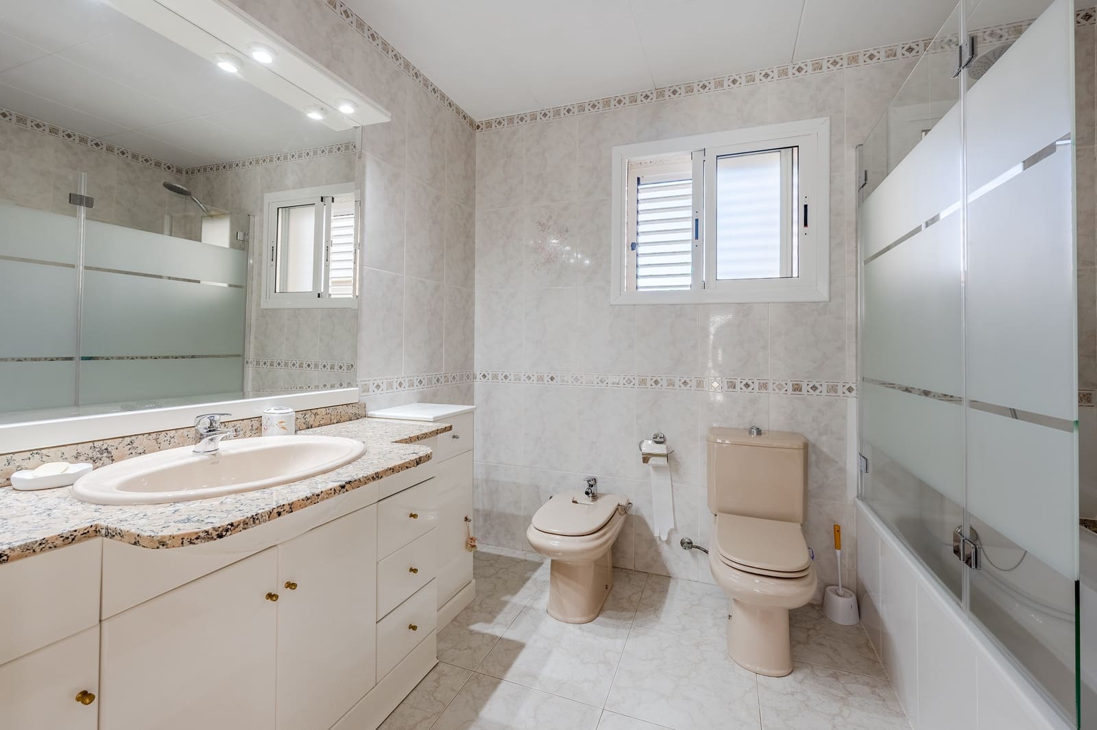 4 chambre Maison de Ville à vendre à Cunit avec garage - 580 000 € (Ref: 9761462)