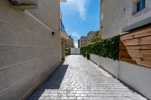 4 chambre Maison de Ville à vendre à Cunit avec garage - 580 000 € (Ref: 9761462)