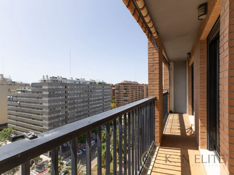 3 sypialnia Penthouse na sprzedaż w Miasto Walencja z garażem - 1 700 000 € (Ref: 10054920)