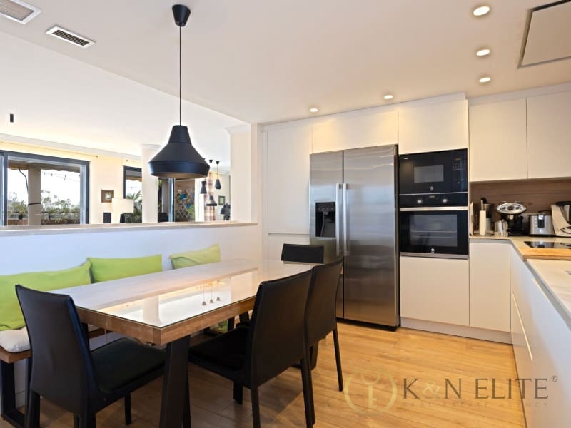 3 sypialnia Penthouse na sprzedaż w Miasto Walencja z garażem - 1 700 000 € (Ref: 10054920)