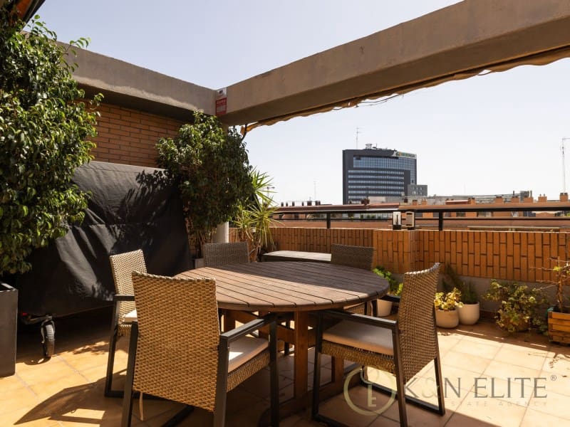 3 sypialnia Penthouse na sprzedaż w Miasto Walencja z garażem - 1 700 000 € (Ref: 10054920)