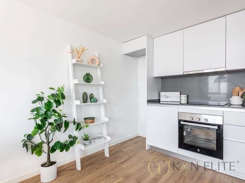 2 bedroom Flat for sale in Valencia city with pool garage - € 430,000 (Ref: 10109398)
