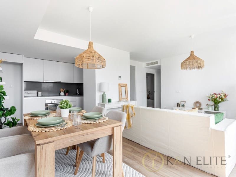2 bedroom Flat for sale in Valencia city with pool garage - € 430,000 (Ref: 10109398)
