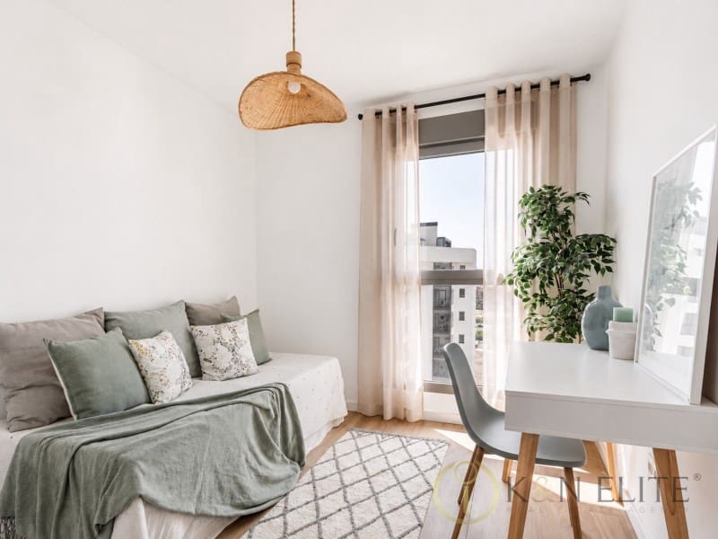 2 bedroom Flat for sale in Valencia city with pool garage - € 430,000 (Ref: 10109398)