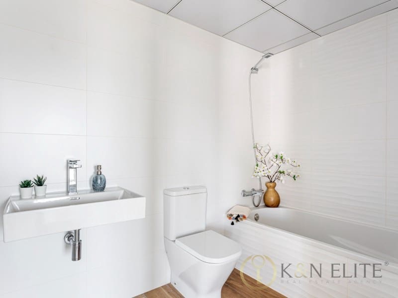 2 bedroom Flat for sale in Valencia city with pool garage - € 430,000 (Ref: 10109398)