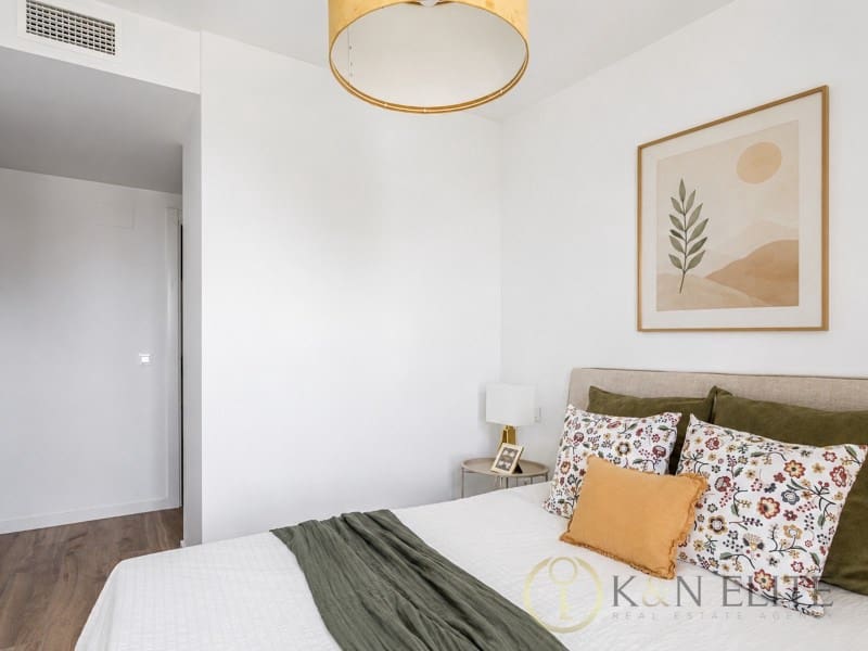 2 bedroom Flat for sale in Valencia city with pool garage - € 430,000 (Ref: 10109398)