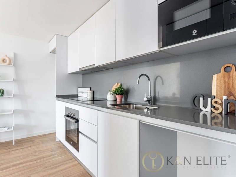 2 bedroom Flat for sale in Valencia city with pool garage - € 430,000 (Ref: 10109398)