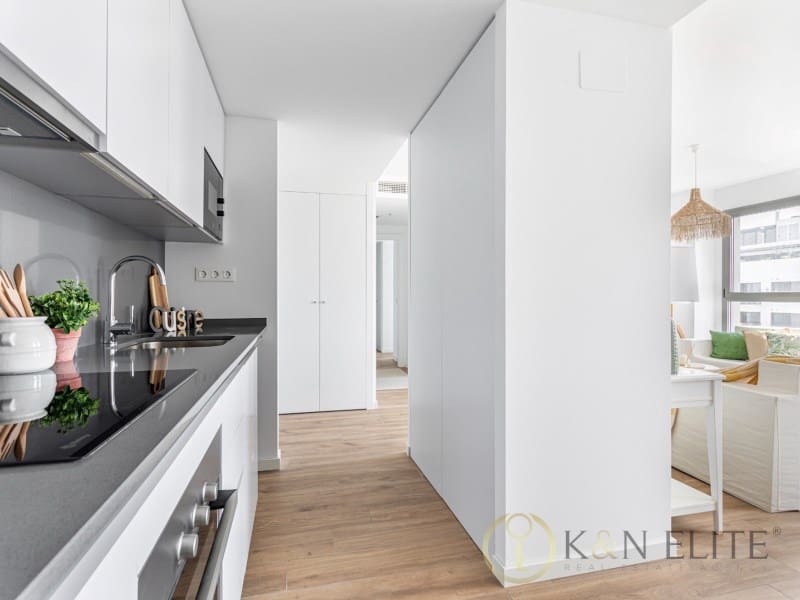 2 bedroom Flat for sale in Valencia city with pool garage - € 430,000 (Ref: 10109398)