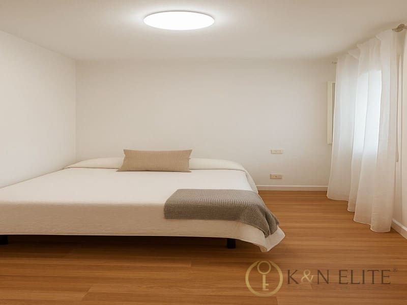 Piso de 4 habitaciones en València ciudad en venta - 240.000 € (Ref: 10166377)