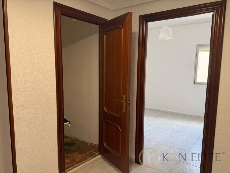 4 soveværelse Lejlighed til salg i Valencia by - € 350.000 (Ref: 10182925)