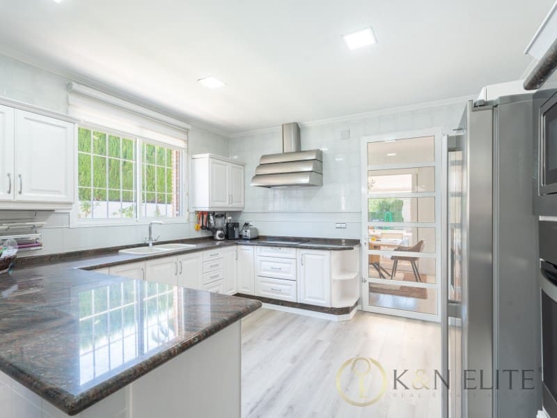 9 chambre Villa/Maison à vendre à Betera avec piscine garage - 995 000 € (Ref: 9784764)