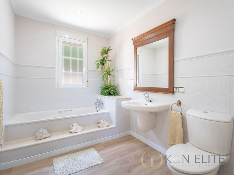 9 chambre Villa/Maison à vendre à Betera avec piscine garage - 995 000 € (Ref: 9784764)