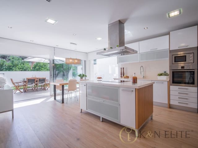 5 soveværelse Villa til salg i Calicanto, Godelleta med garage - € 928.000 (Ref: 9784765)