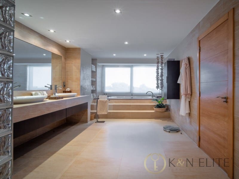 5 soveværelse Villa til salg i Godelleta med garage - € 928.000 (Ref: 9784765)