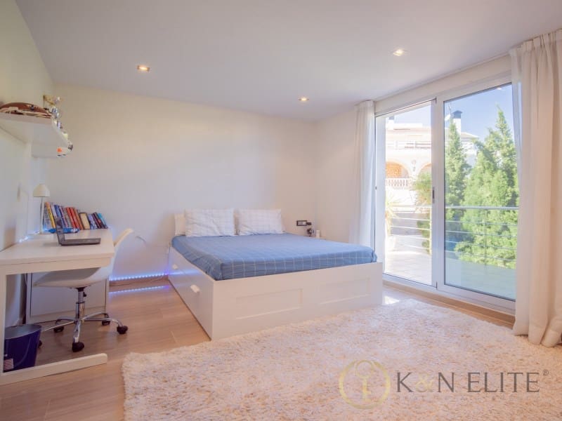 5 soveværelse Villa til salg i Godelleta med garage - € 928.000 (Ref: 9784765)