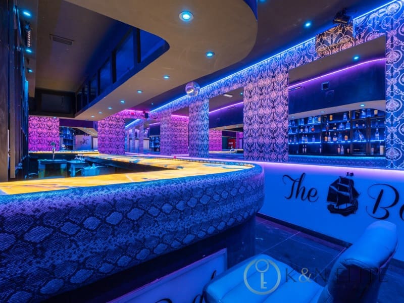 Kaupallinen myytävänä paikassa Valencia kaupunki - 900 000 € (Ref: 9784767)