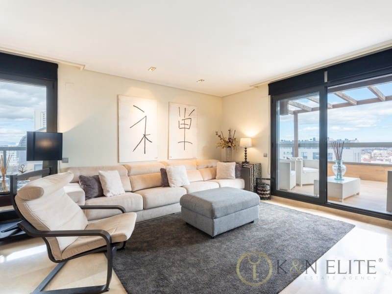 3 makuuhuone Kattohuoneisto myytävänä paikassa Valencia kaupunki mukana 
autotalli - 1 200 000 € (Ref: 9784771)