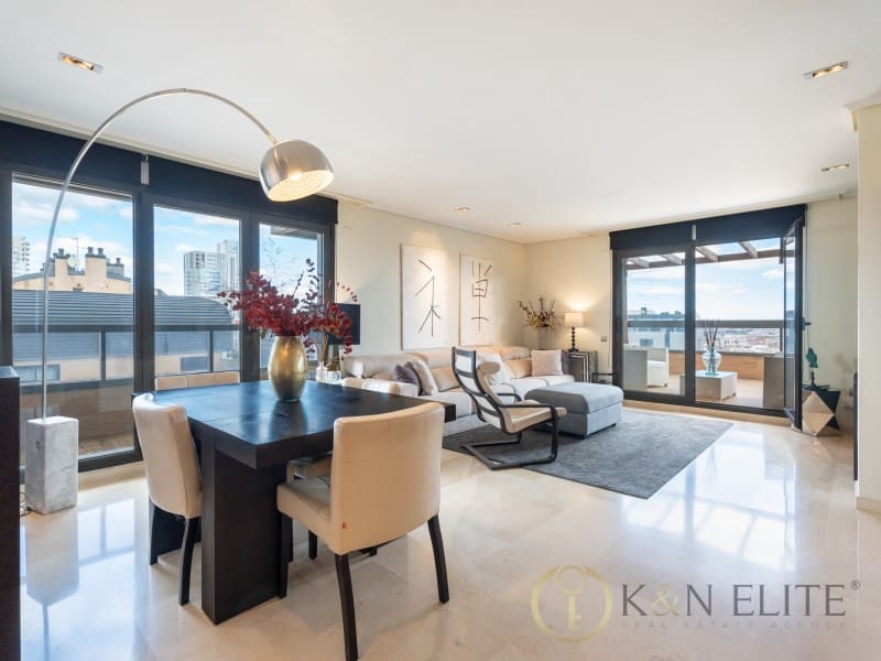 3 makuuhuone Kattohuoneisto myytävänä paikassa Valencia kaupunki mukana 
autotalli - 1 200 000 € (Ref: 9784771)