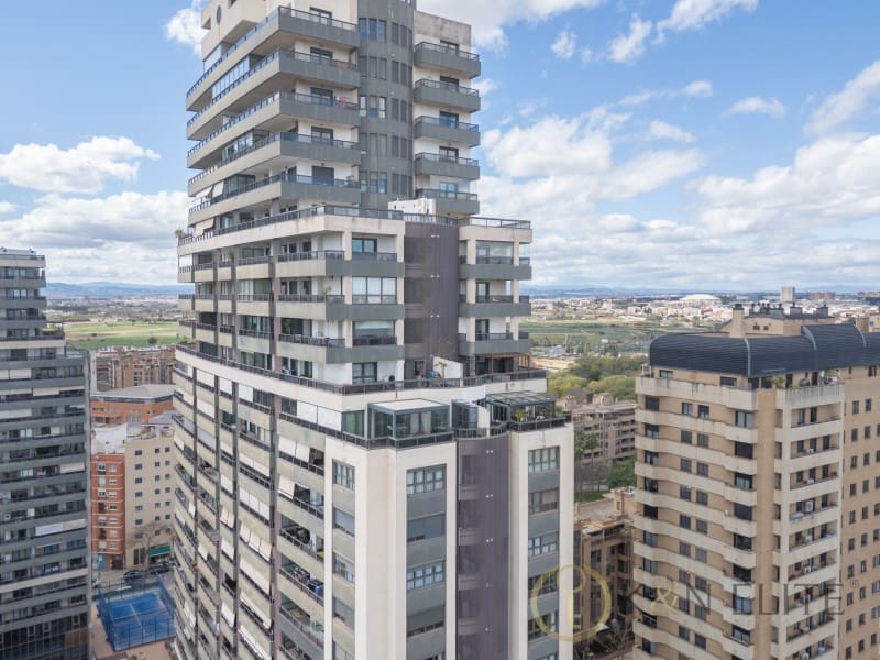 3 makuuhuone Kattohuoneisto myytävänä paikassa Valencia kaupunki mukana 
autotalli - 1 200 000 € (Ref: 9784771)