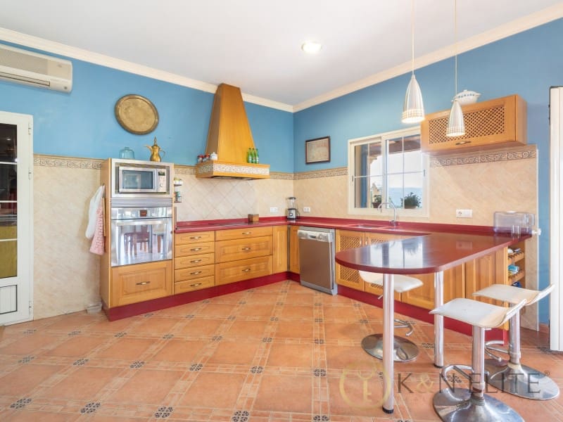 5 soveværelse Villa til salg i Llutxent med swimmingpool - € 775.000 (Ref: 9784778)