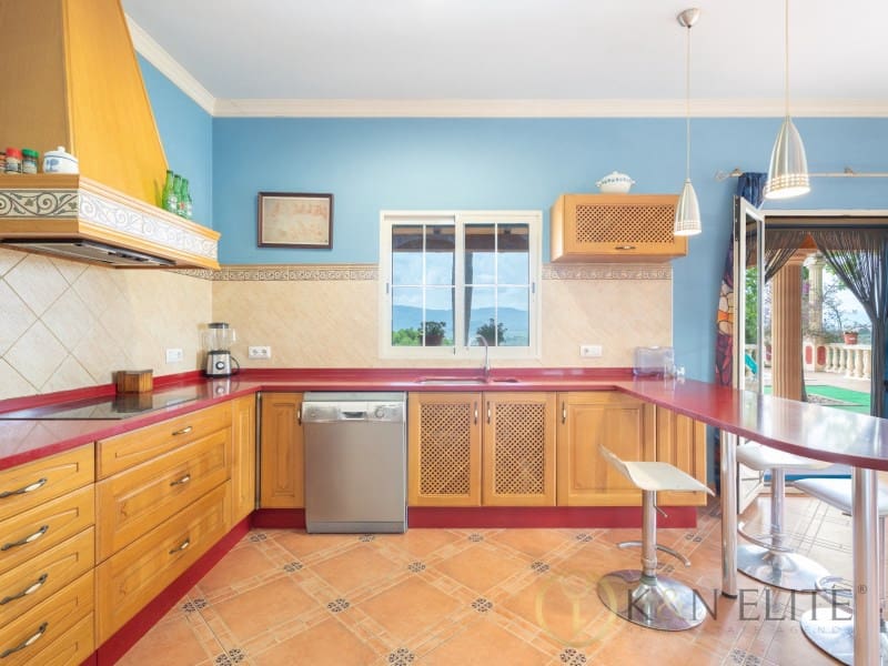 5 soveværelse Villa til salg i Llutxent med swimmingpool - € 775.000 (Ref: 9784778)