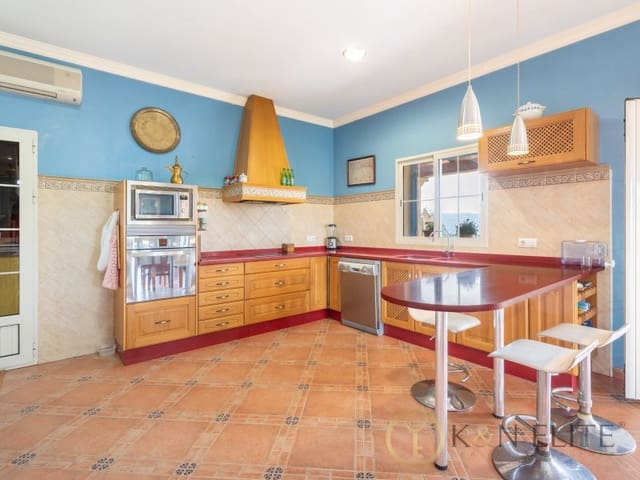 5 soveværelse Villa til salg i Llutxent - € 775.000 (Ref: 9784778)