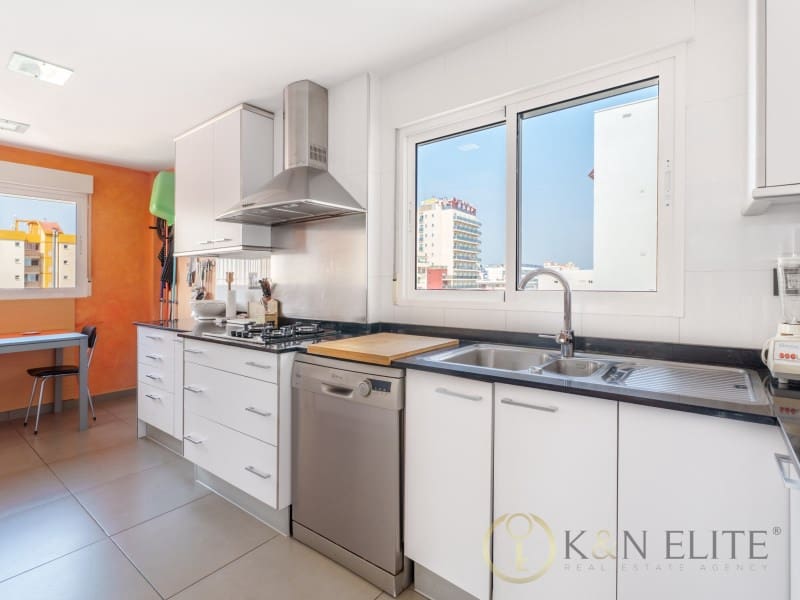 4 soveværelse Lejlighed til salg i Gandia med garage - € 700.000 (Ref: 9784779)