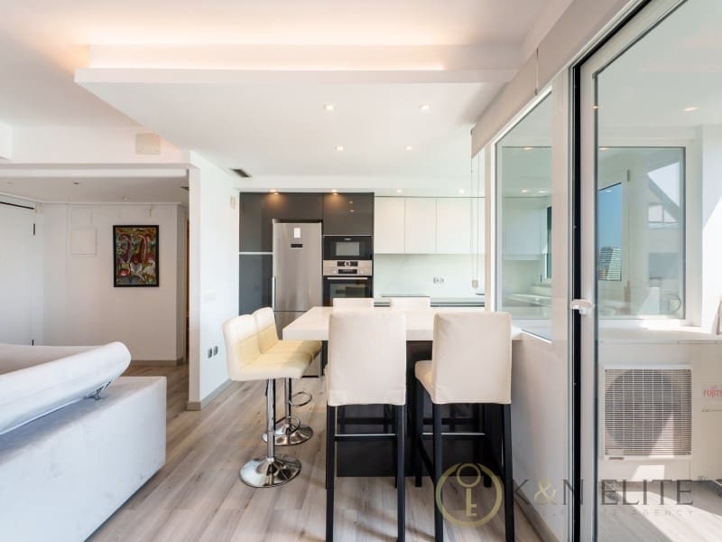 3 bedroom Flat for sale in Valencia city with pool - € 730,000 (Ref: 9784780)