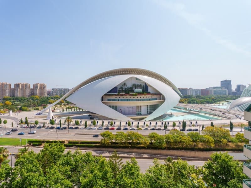 3 bedroom Flat for sale in Valencia city with pool - € 730,000 (Ref: 9784780)