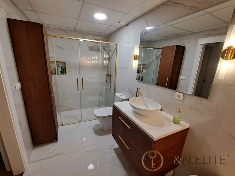 2 sovrum Lägenhet till salu i Valencia stad med pool garage - 465 000 € (Ref: 9784787)