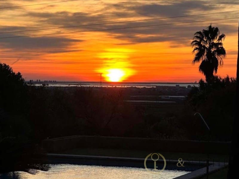 8 slaapkamer Villa te koop in Torrent met zwembad garage - € 2.100.000 (Ref: 9784789)