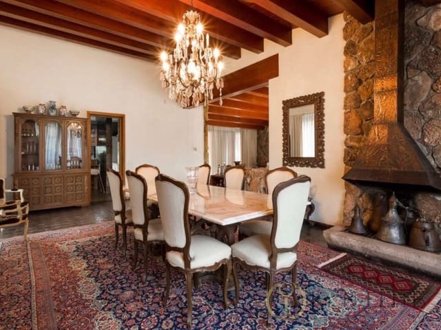 8 slaapkamer Villa te koop in Torrent met zwembad garage - € 2.100.000 (Ref: 9784789)