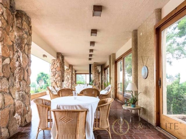 8 slaapkamer Villa te koop in Torrent met zwembad garage - € 2.100.000 (Ref: 9784789)