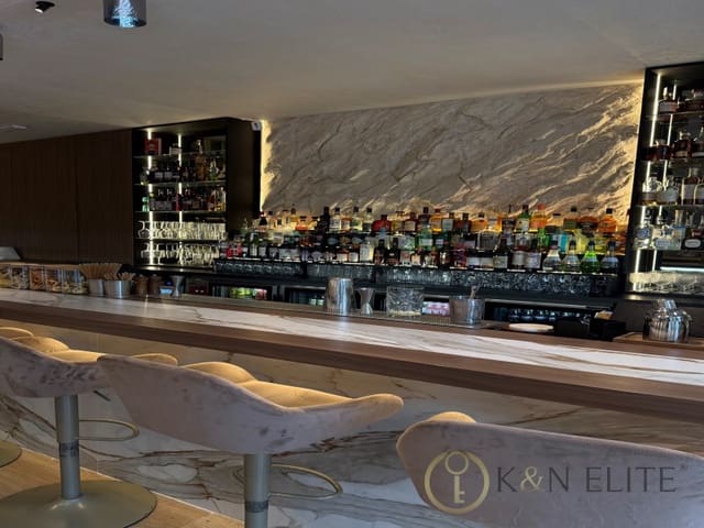 Restaurant/Bar til salgs i La Seu, Valencia by - € 650 000 (Ref: 9784791)