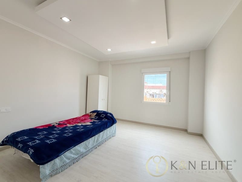 3 bedroom Flat for sale in Mislata - € 219,000 (Ref: 9784795)