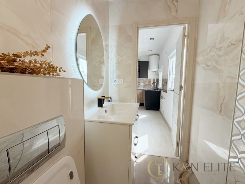 3 bedroom Flat for sale in Mislata - € 219,000 (Ref: 9784795)
