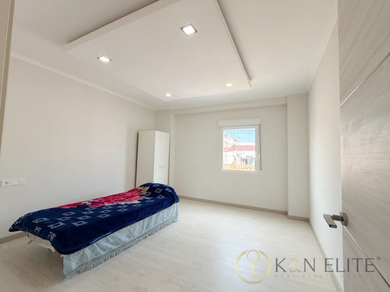 3 bedroom Flat for sale in Mislata - € 219,000 (Ref: 9784795)